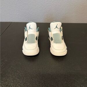 Air Jordan 4 “Oxidized Green” – Kids Size 11C